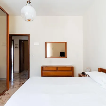 Aurora By Wonderful Italy * 巴里