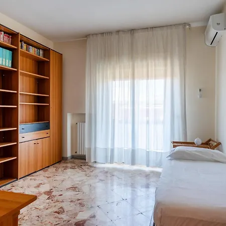 Aurora By Wonderful Italy * 巴里