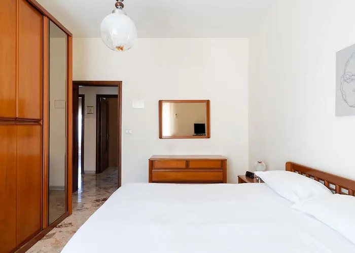 Aurora By Wonderful Italy * Bari